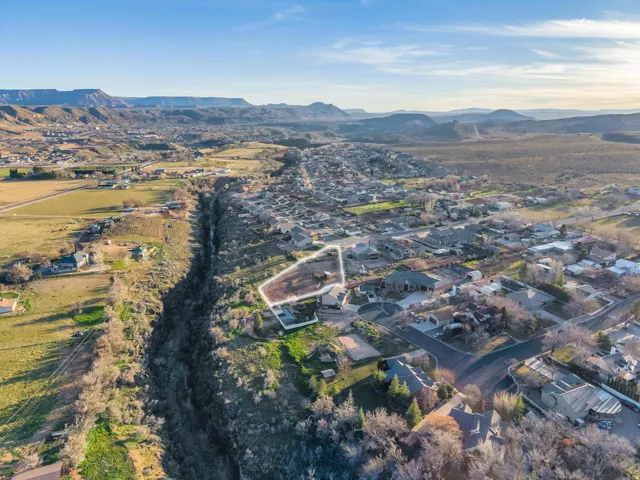 210 W Peachtree Dr, Toquerville, Utah 84774