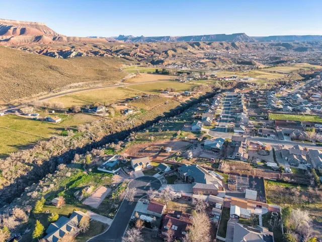 210 W Peachtree Dr, Toquerville, Utah 84774
