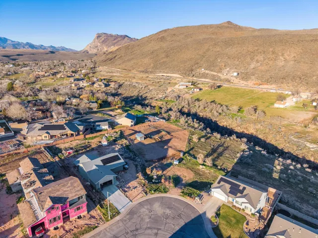 210 W Peachtree Dr, Toquerville, Utah 84774