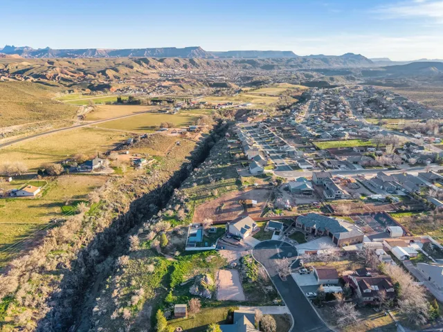 210 W Peachtree Dr, Toquerville, Utah 84774