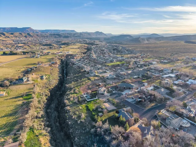210 W Peachtree Dr, Toquerville, Utah 84774