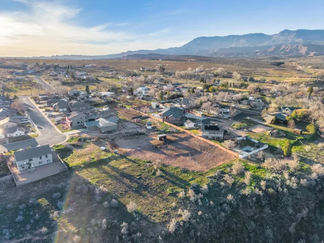 210 W Peachtree Dr, Toquerville, Utah 84774
