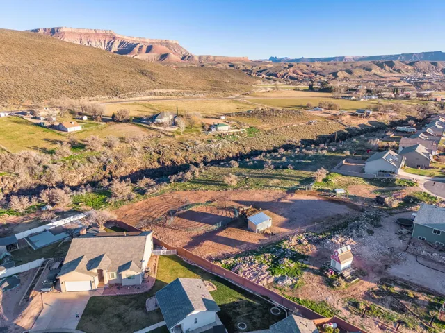 210 W Peachtree Dr, Toquerville, Utah 84774