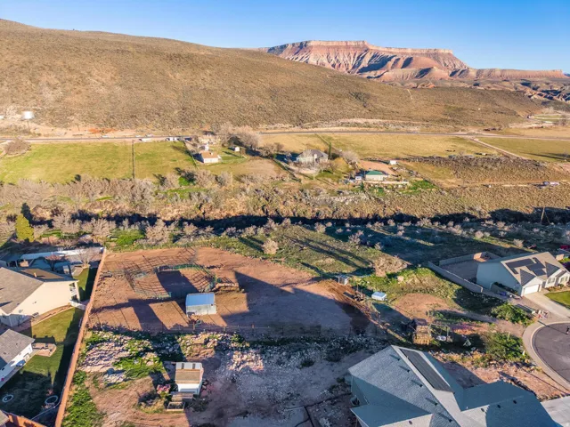210 W Peachtree Dr, Toquerville, Utah 84774