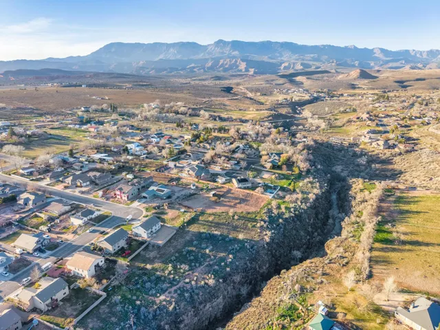 210 W Peachtree Dr, Toquerville, Utah 84774