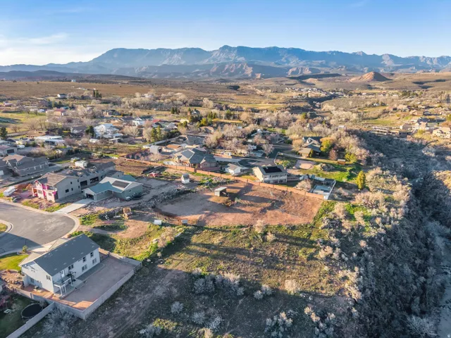 210 W Peachtree Dr, Toquerville, Utah 84774
