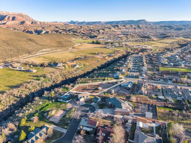 210 W Peachtree Dr, Toquerville, Utah 84774