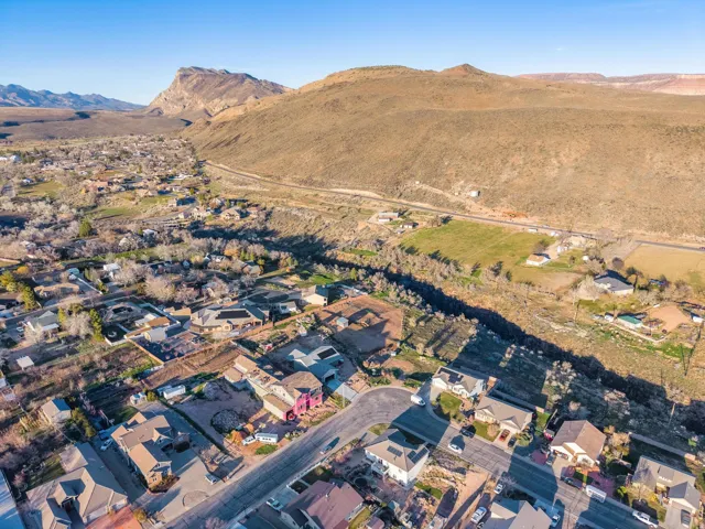 210 W Peachtree Dr, Toquerville, Utah 84774