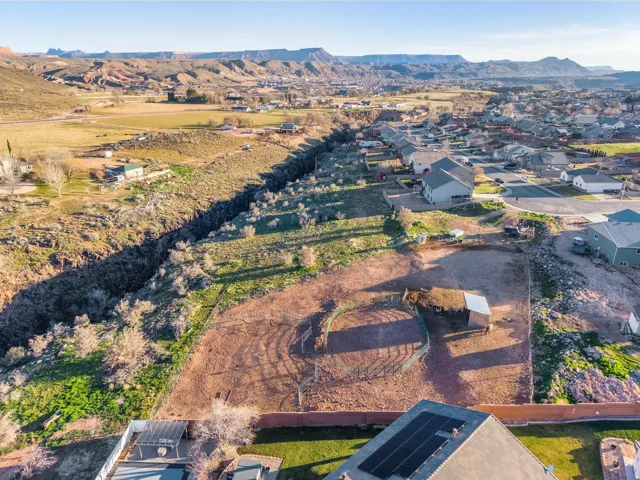 210 W Peachtree Dr, Toquerville, Utah 84774