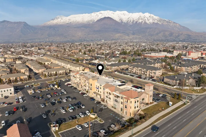 View of property location featuring mountains