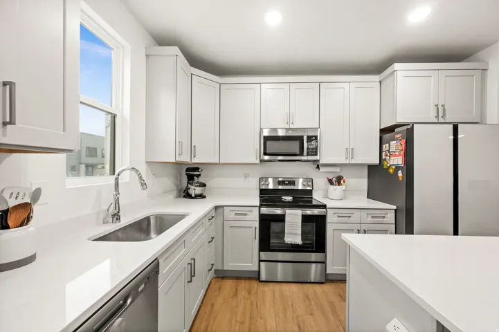 5227 W Reventon Dr #b201, South Jordan, Utah 84009