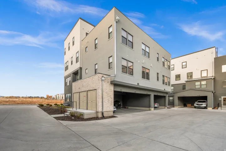 5227 W Reventon Dr #b201, South Jordan, Utah 84009