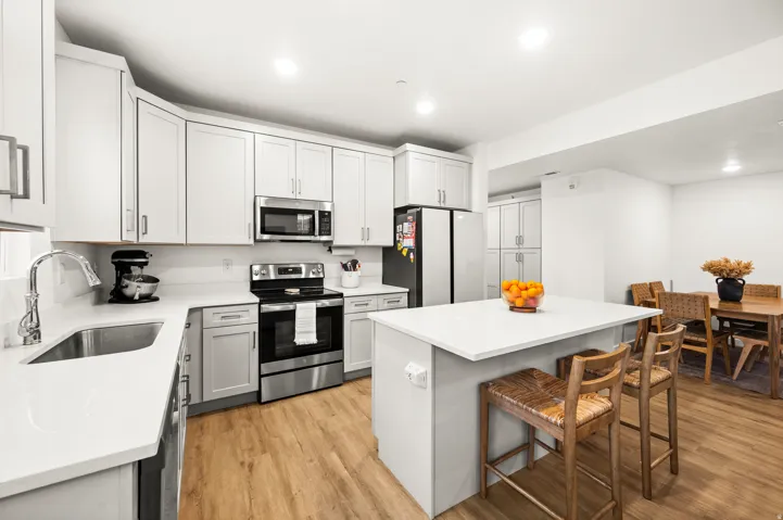 5227 W Reventon Dr #b201, South Jordan, Utah 84009