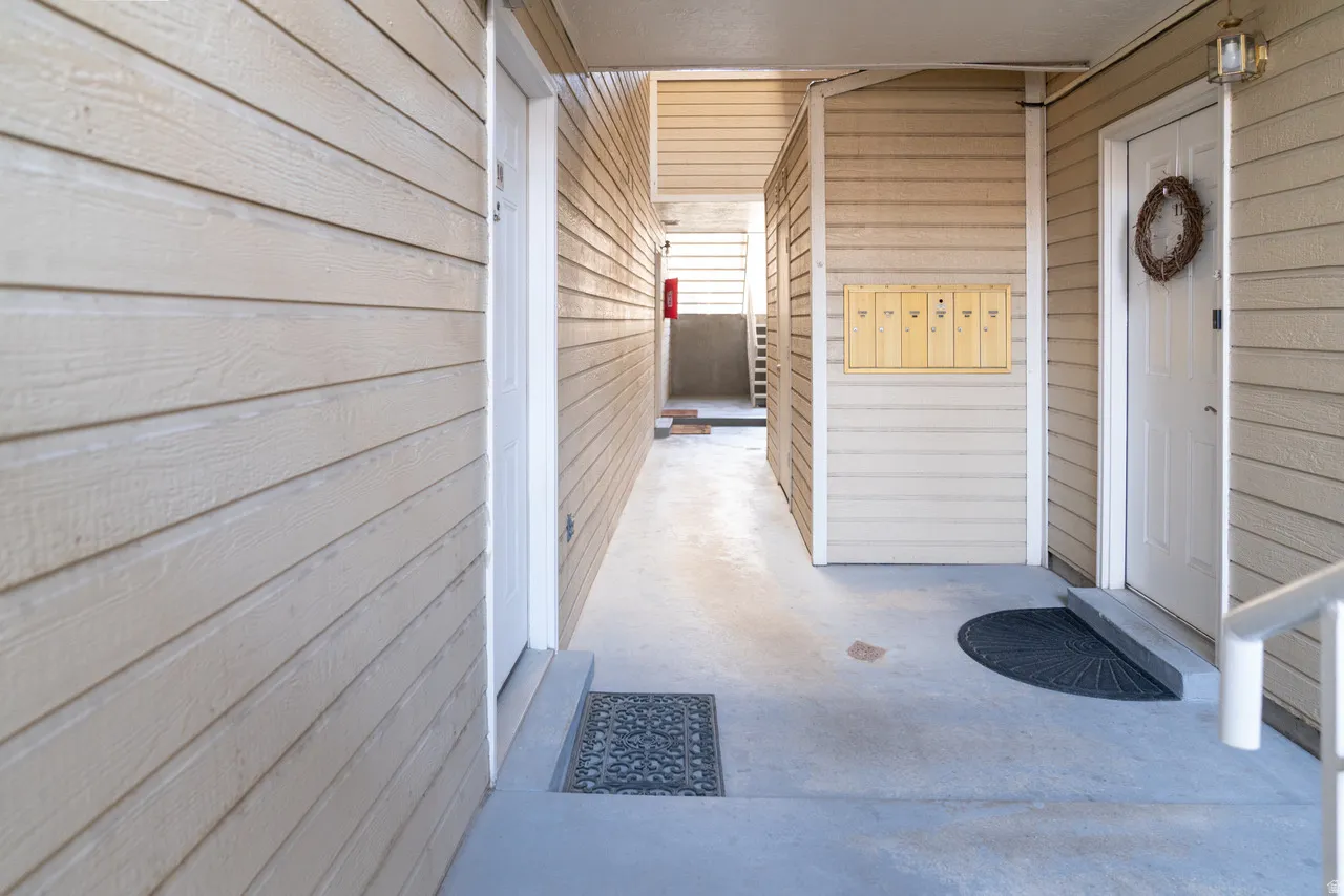 Well maintained and clean entry, with convenient post box just outside your door.