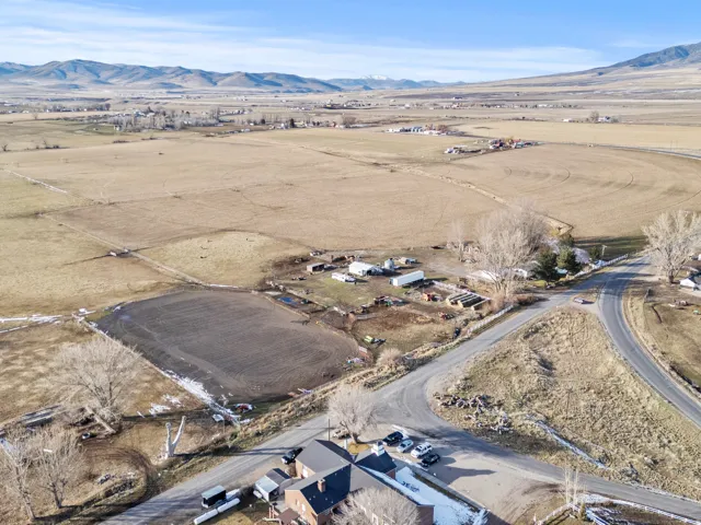View of property location with rural landscape and a mountainous background