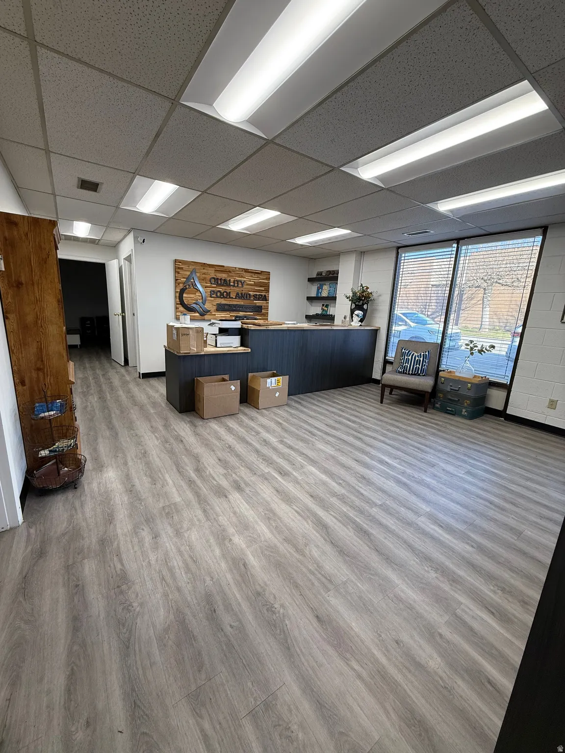 Office space featuring a drop ceiling