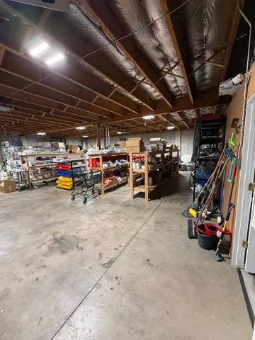 Miscellaneous room featuring a workshop area
