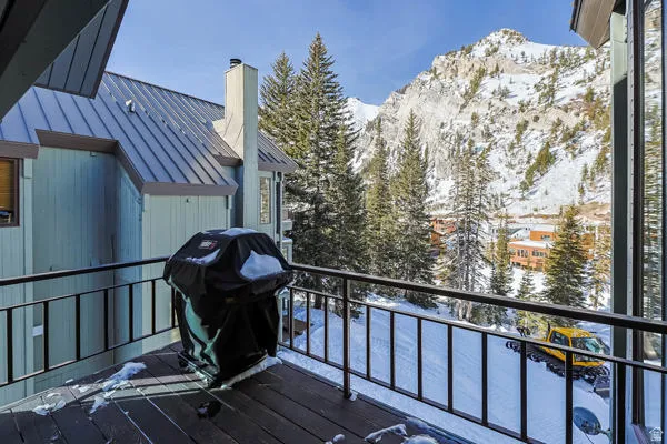 Deck with a view of mount superior on level 1