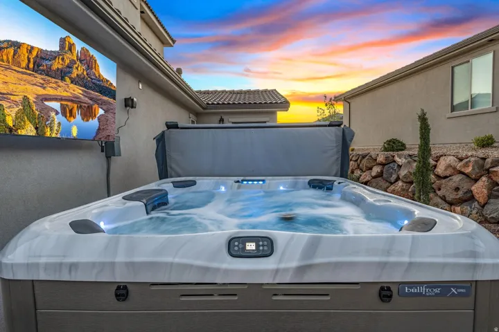 Jacuzzi & TV