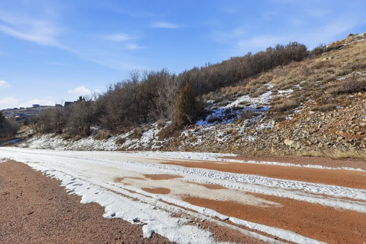 View of dirt / gravel road