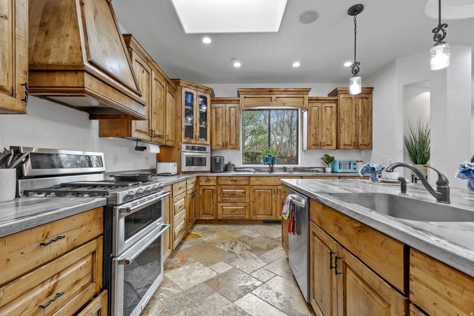 Kitchen – Double Ovens & Generous Prep Space