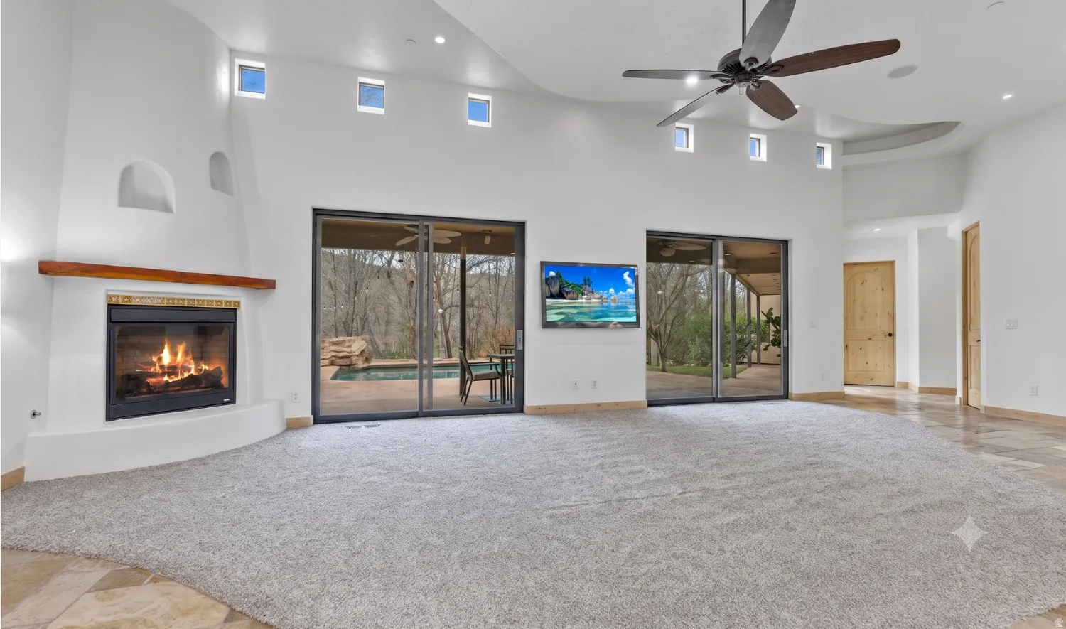 Great Room – Gas Fireplace