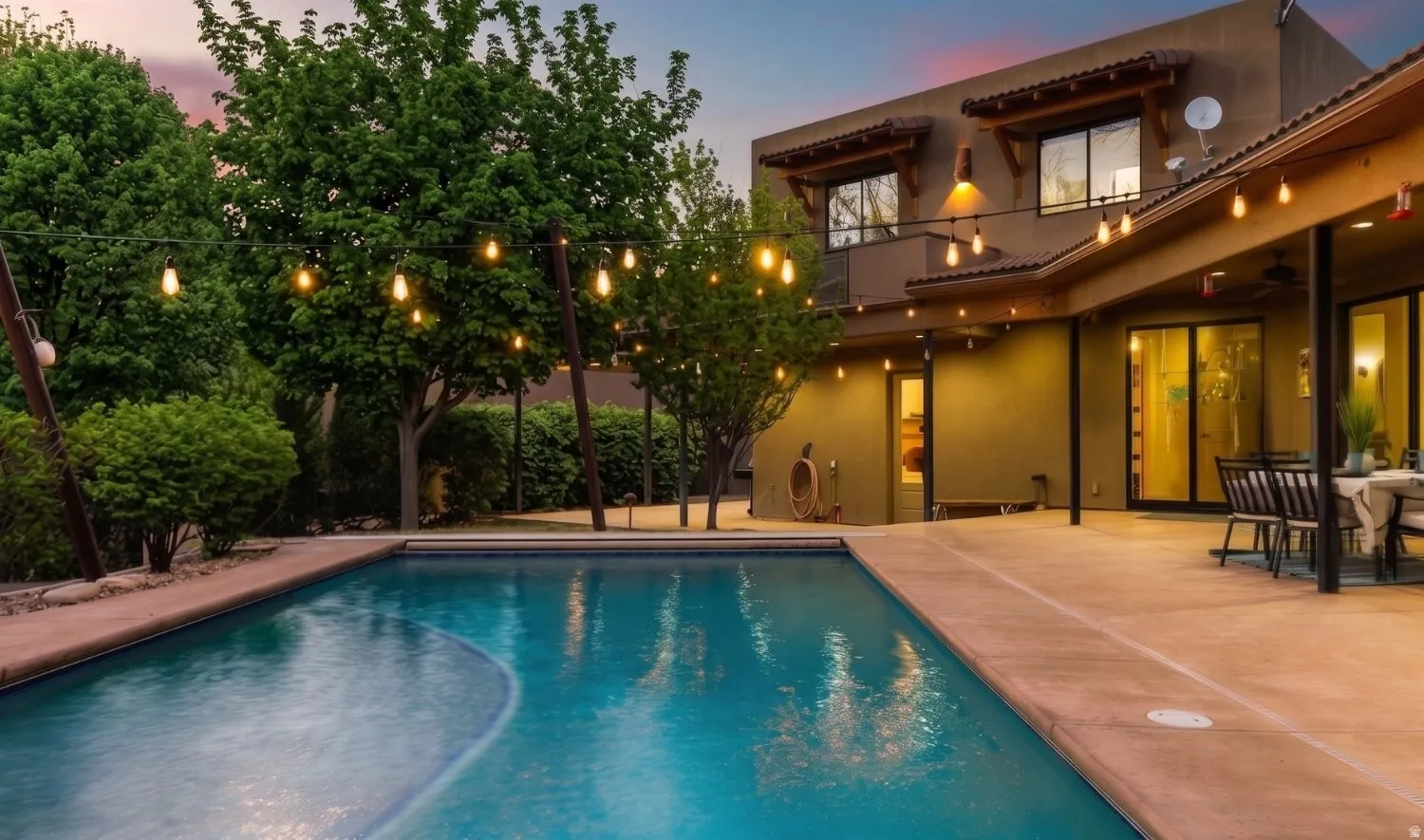 Saltwater Pool – Rock Waterfall & Zion Canyon Views