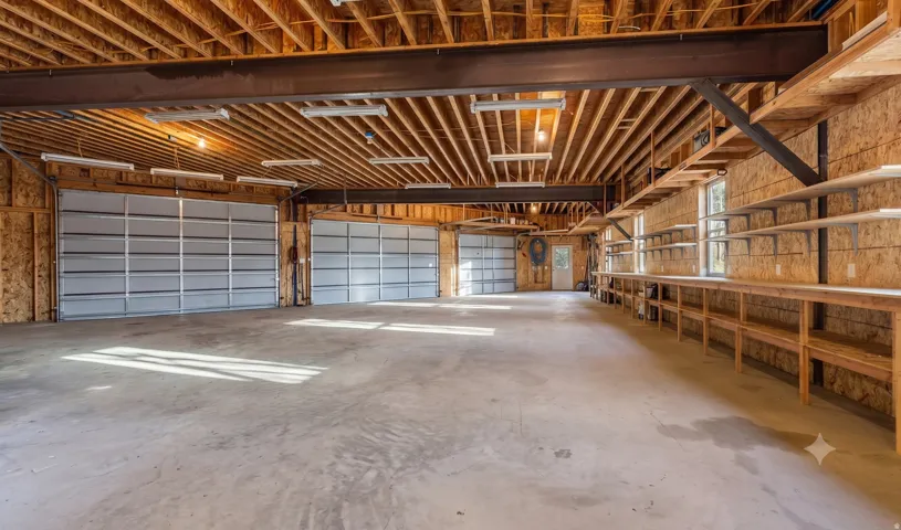 2,800 SF, 220V Hookups, Detached Workshop