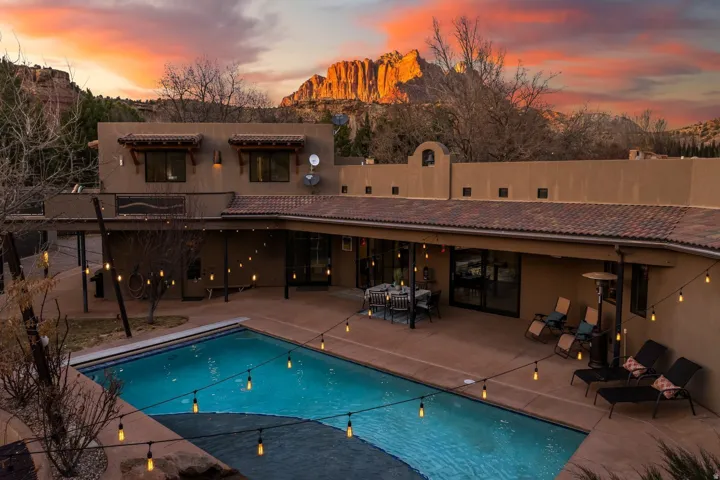 Pool Patio – Saltwater Pool & Zion Canyon Views
