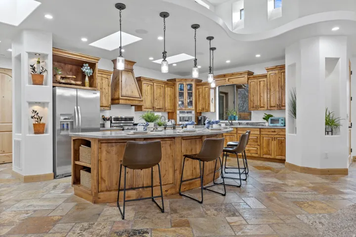 Gourmet Kitchen – Custom Cabinetry & Island Seating
