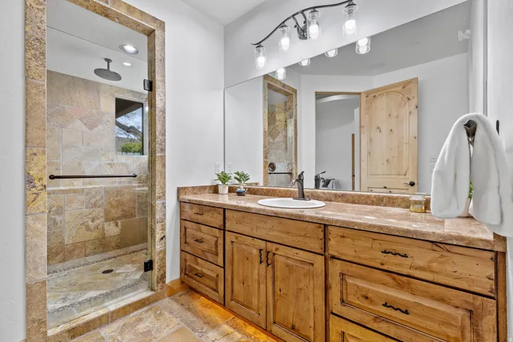 Primary Suite - Ensuite Full Bathroom