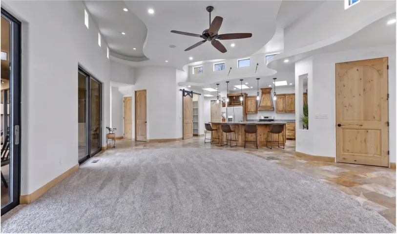 Living Room – Open Concept, Vaulted Ceilings