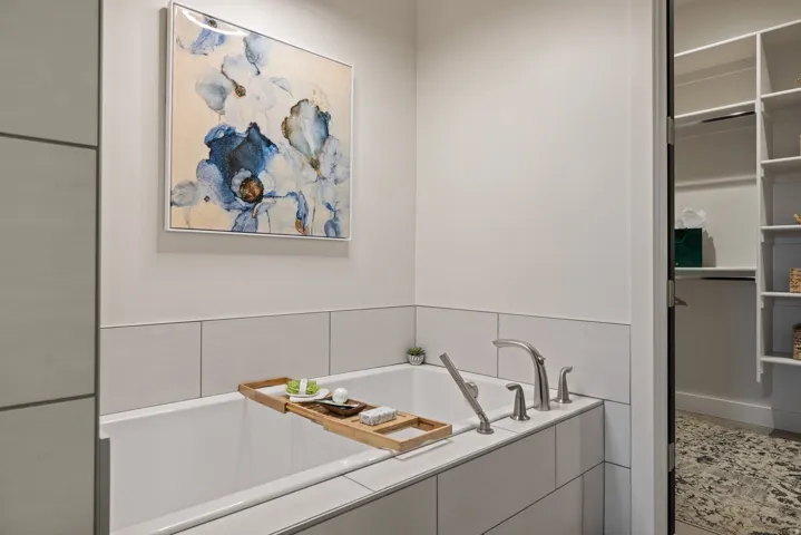 Full bathroom featuring a garden tub