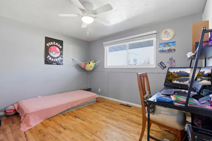 Upstairs bedroom 2
