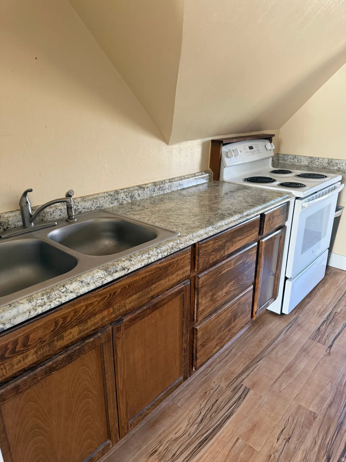 Second level kitchen.