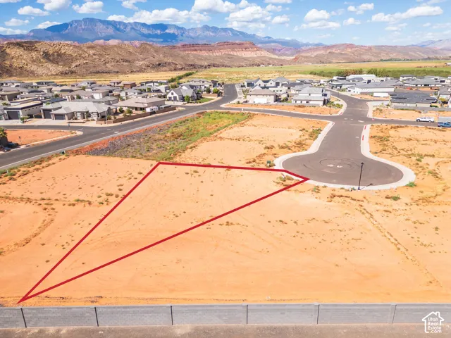 Expansive lot featuring a cul-de-sac and mountain scenery