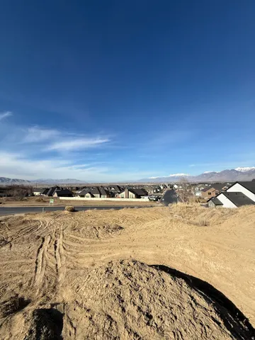 View of yard with a mountain view