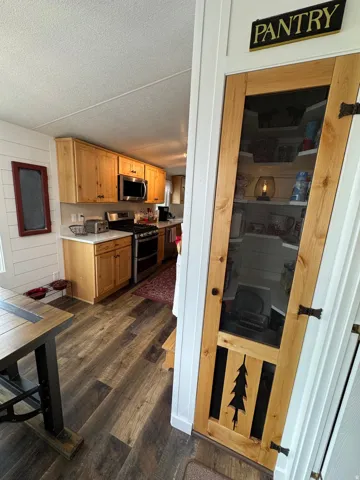 Kitchen pantry