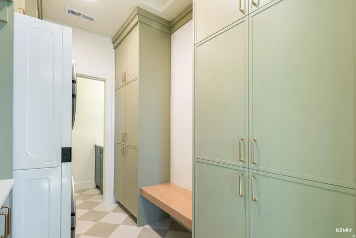 Mud room/Laundry