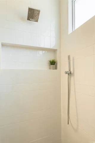 Primary shower