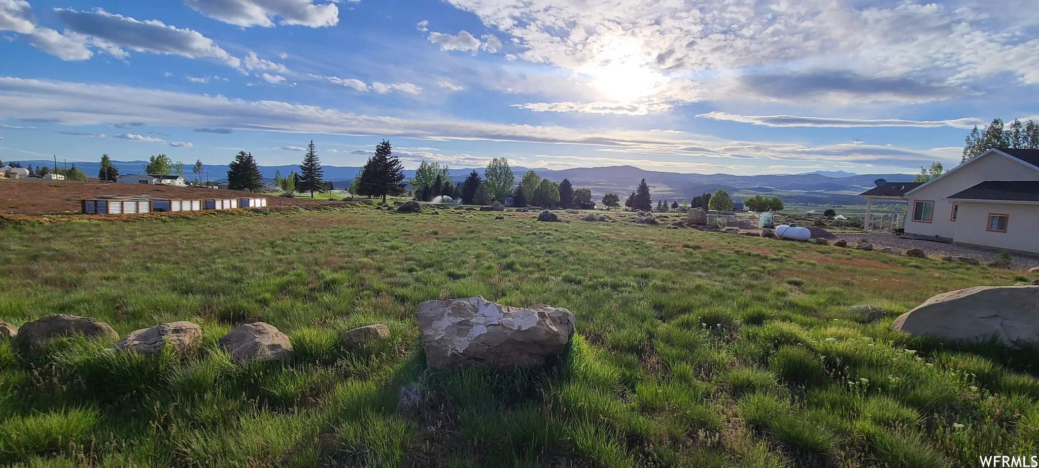 View of yard featuring a mountain view