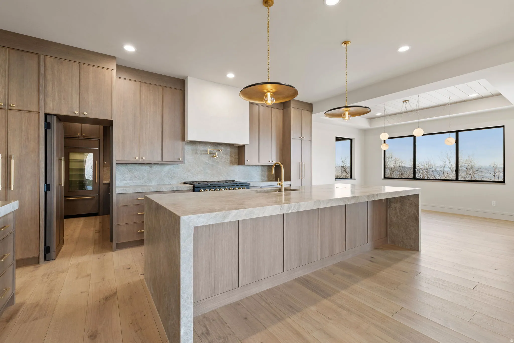 Entry to secret, hidden butlers pantry