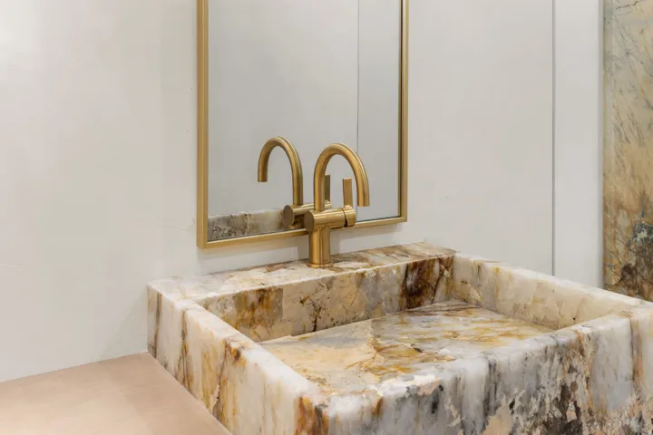 Integrated Patagonia quartzite sink