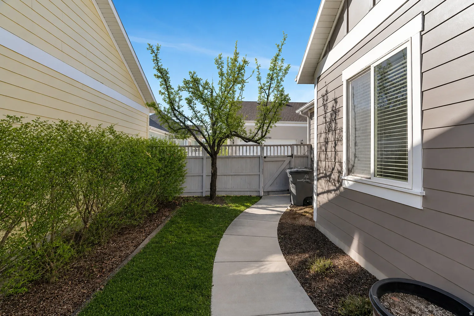 Private yard and fully fenced.