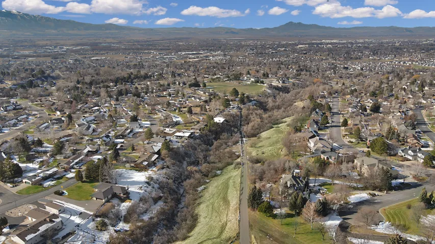 585 Maple Hollow Ln, Providence, Utah 84332
