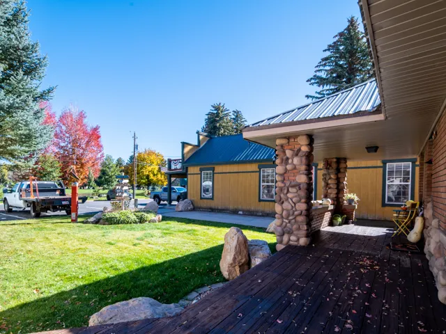 237 S 7400 E, Huntsville, Utah 84317