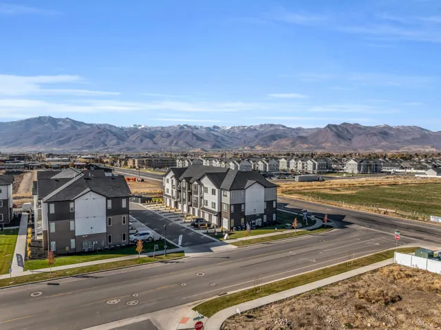 Live surrounded by the beautiful mountains