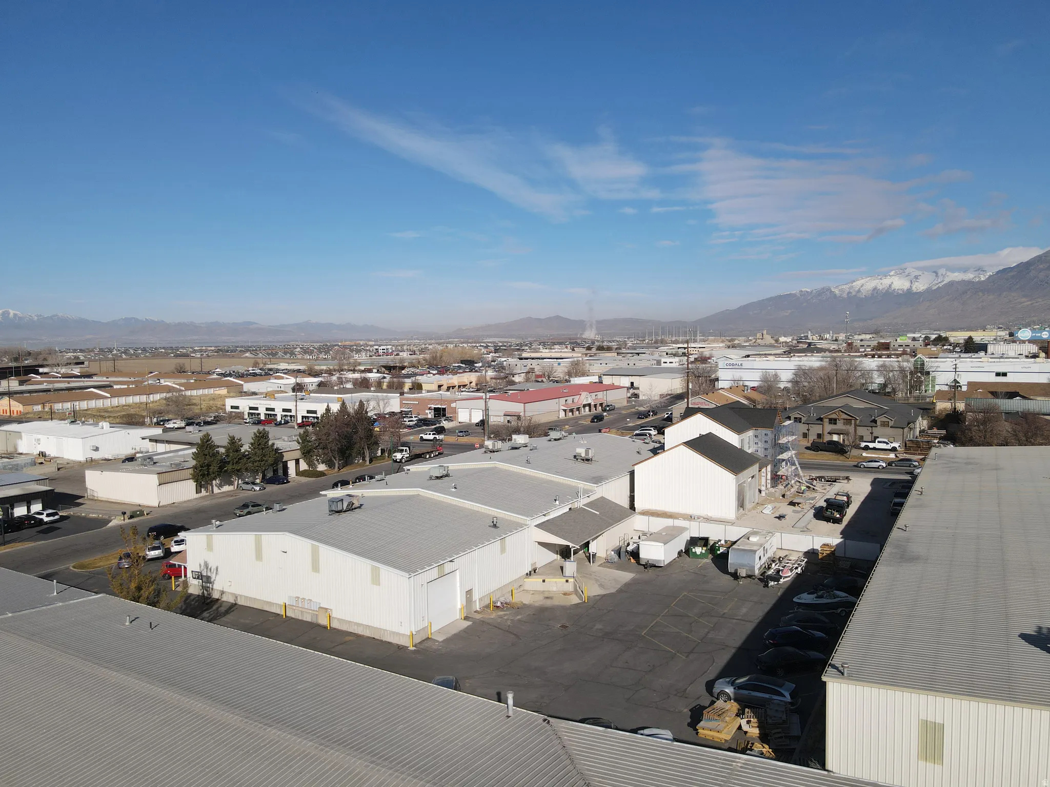 Bird's eye view of a mountainous background