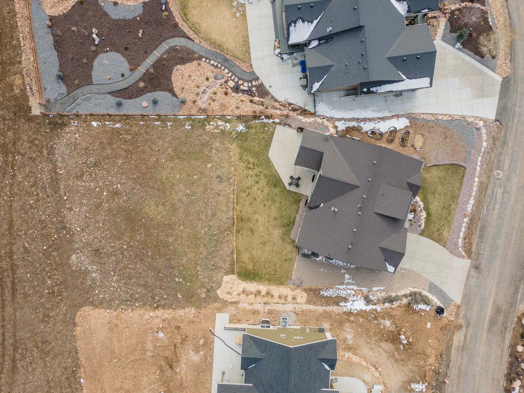 Aerial view of property and surrounding area
