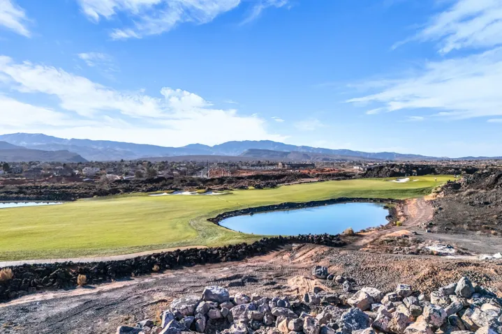 2431 Phil Smith Ct, Santa Clara, Utah 84765